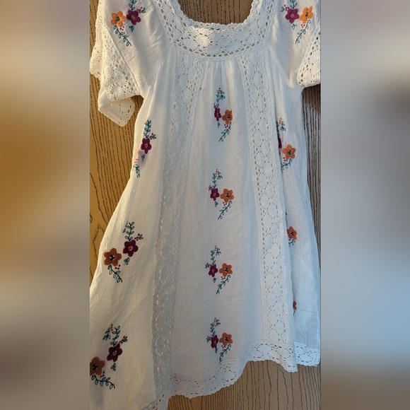 Aura Embroidery flower SZ dress - Picture 4 of 6